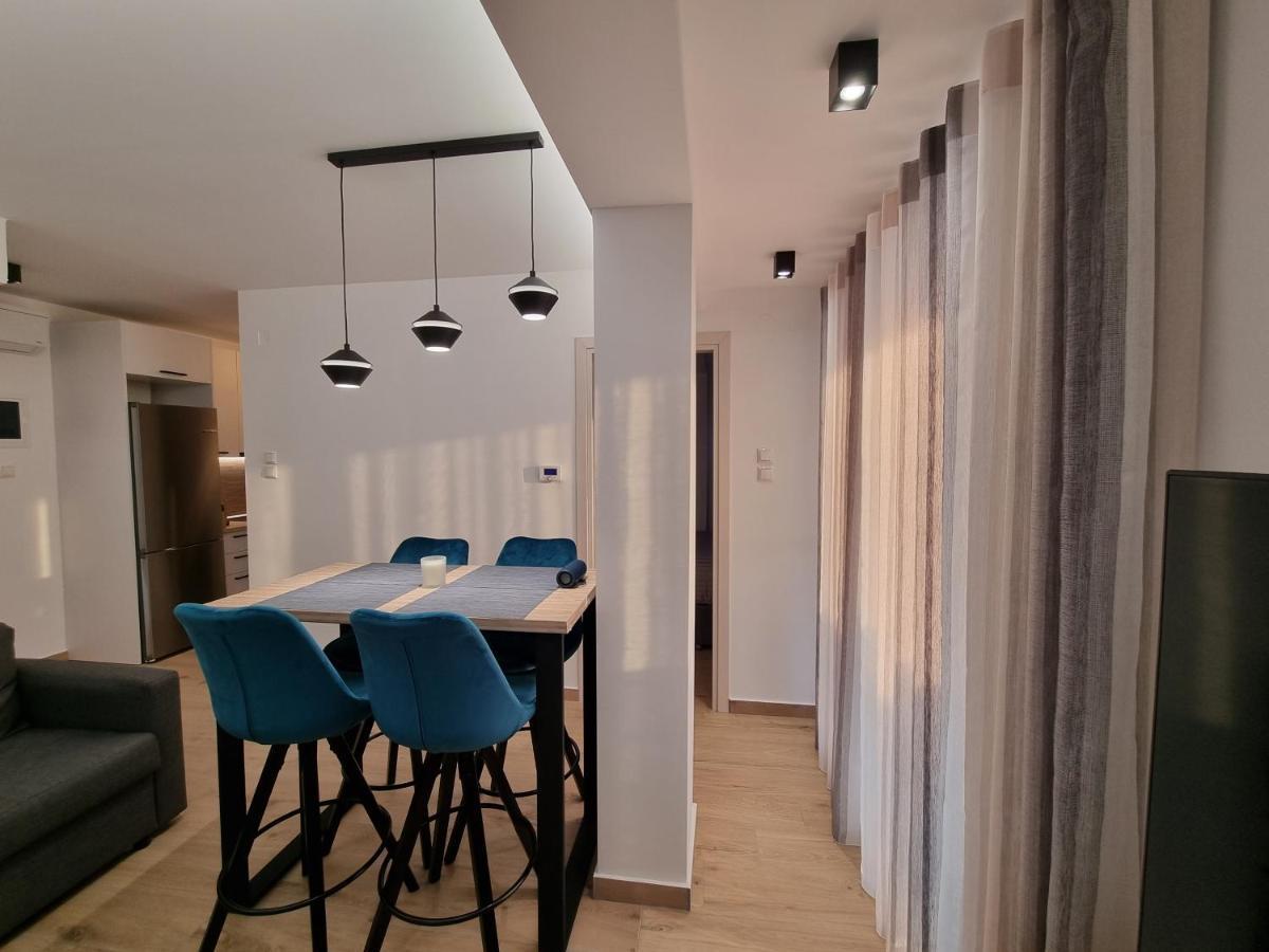 Larisa Hospitality I - Roof Top Apartment - With Free Parking Exteriör bild