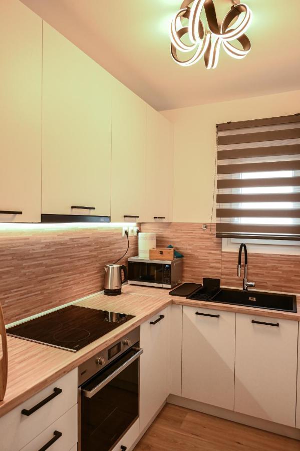 Larisa Hospitality I - Roof Top Apartment - With Free Parking Exteriör bild