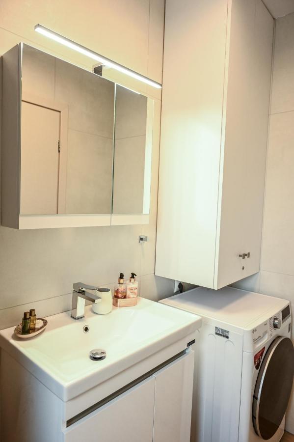 Larisa Hospitality I - Roof Top Apartment - With Free Parking Exteriör bild