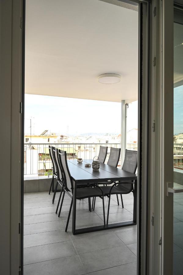 Larisa Hospitality I - Roof Top Apartment - With Free Parking Exteriör bild